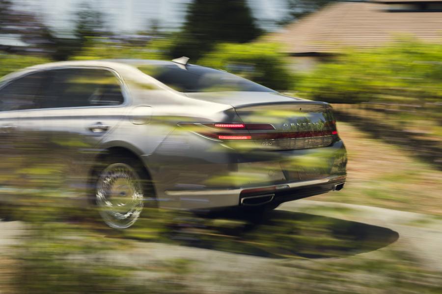 Детали экстерьера Genesis G90 2019 года  (NA) (фото 20 из 48)